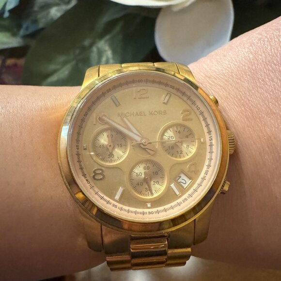Michael  Kors Runway Chronograph Women\'s Rose Gold Stainless Steel Watch main image 6